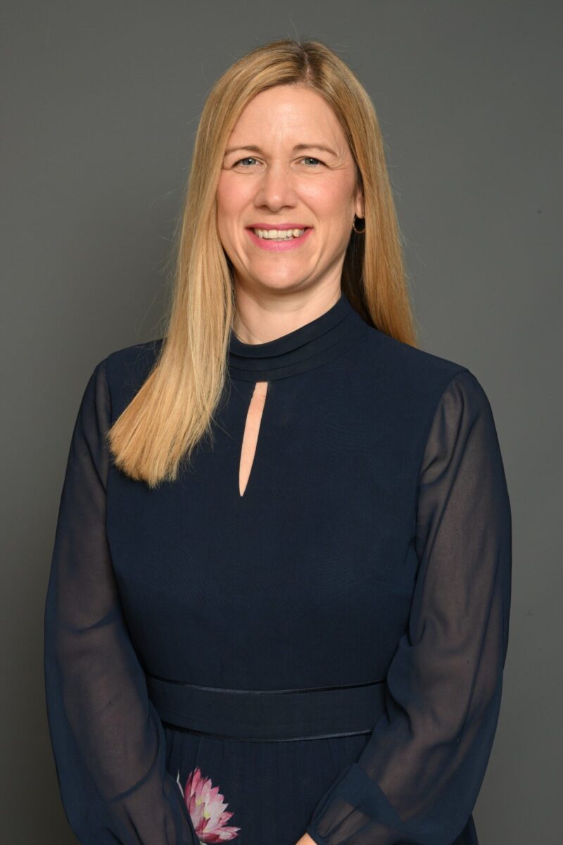 Ellie Reeves Headshot