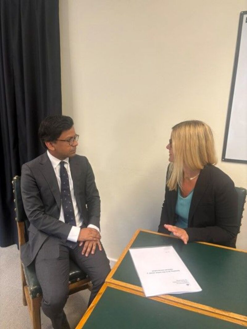 Ellie meeting with Online Safety Minister Kanishka Narayan MP about the under 16s social media ban 